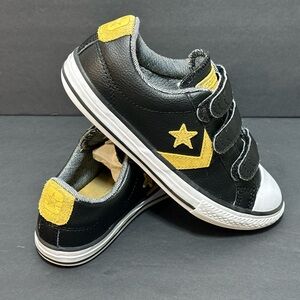 Converse Kids Sneakers – Black & Gold (Size US 2 / EU 33.5)🔥🔥🔥